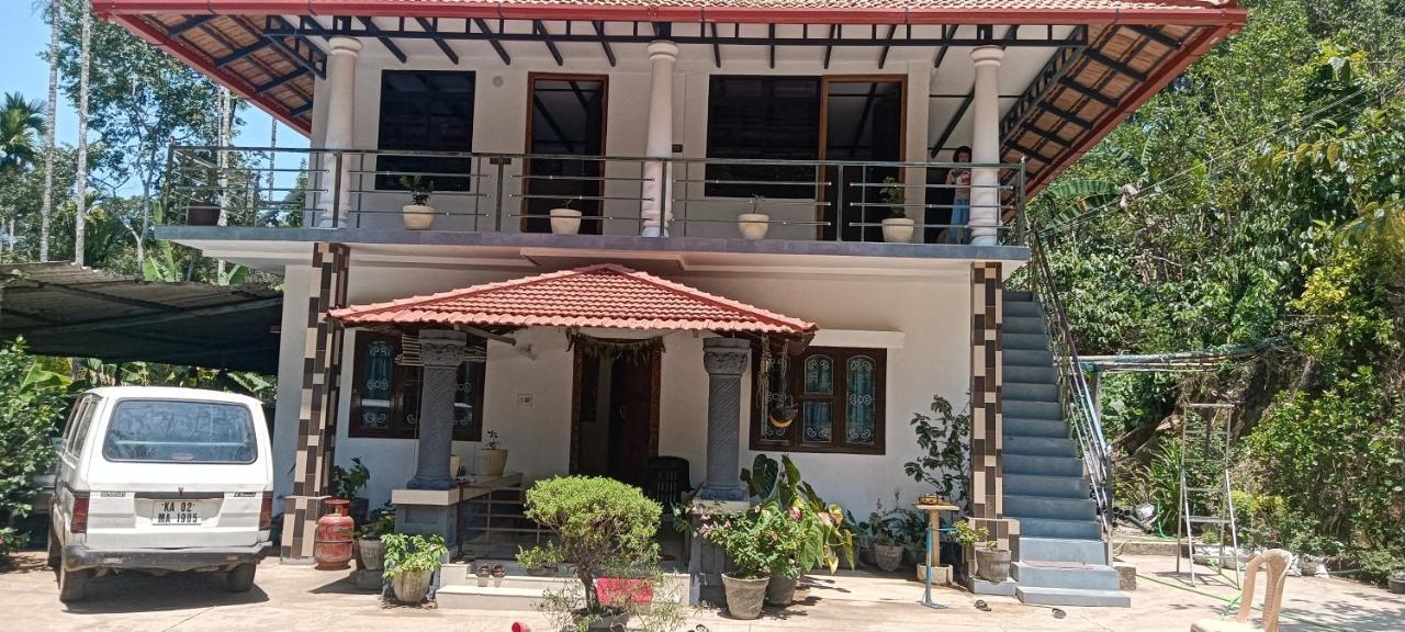 Kund Estate Stay 마디케리 외부 사진
