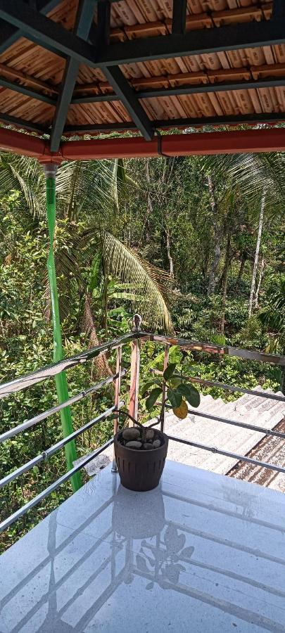 Kund Estate Stay 마디케리 외부 사진