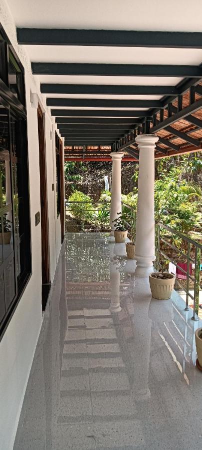 Kund Estate Stay 마디케리 외부 사진